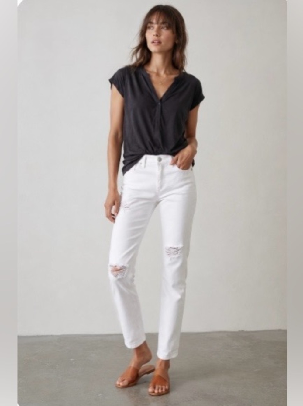 Wow! 5 for $25!! Anthropologie Pilcro White Distressed Jeans 28